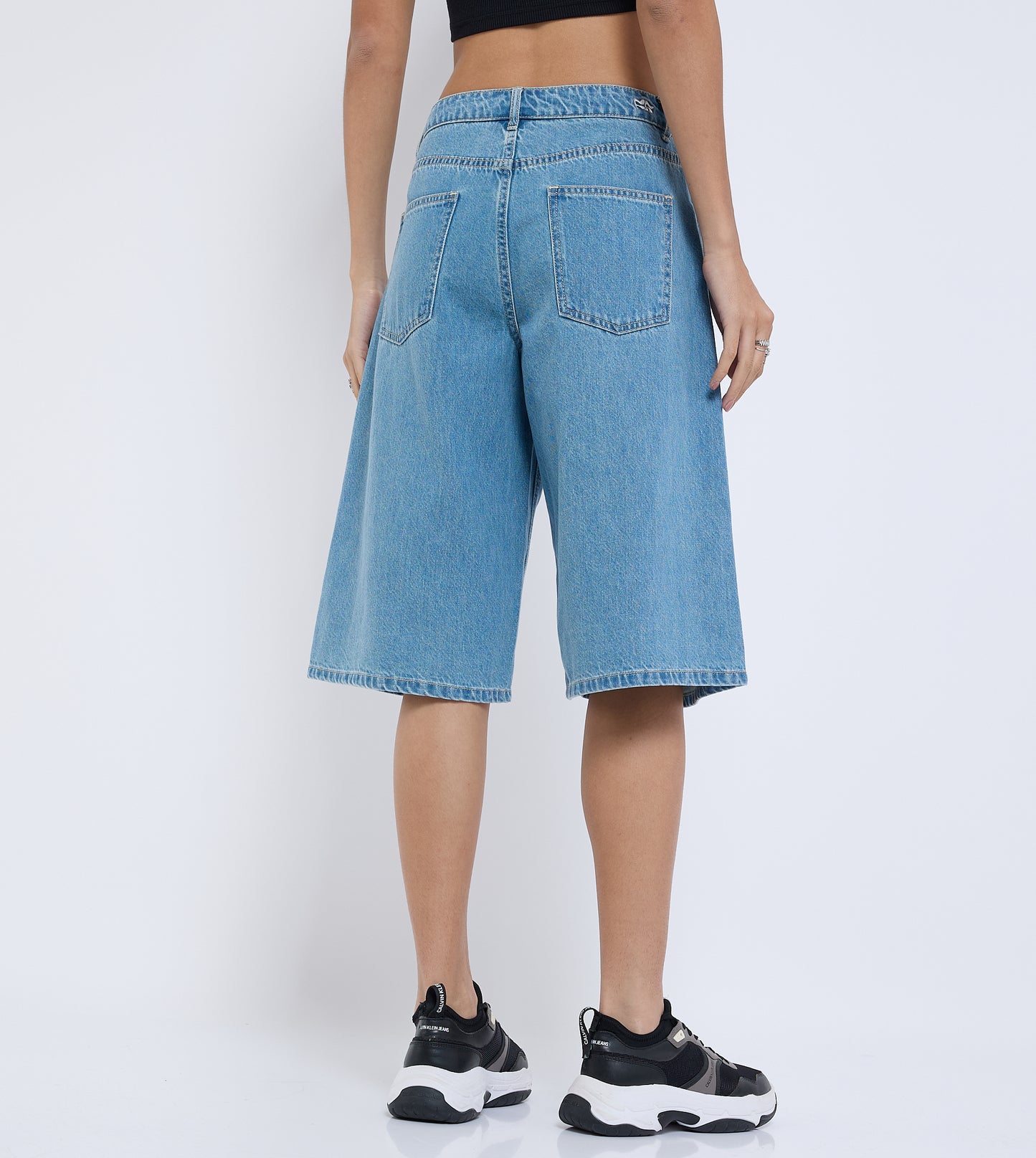 WOMEN'S DENIM SHORTS - LIGHT BLUE