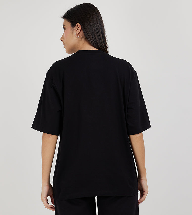 OVERSIZED SULTAN BADGE T-SHIRT_BLACK